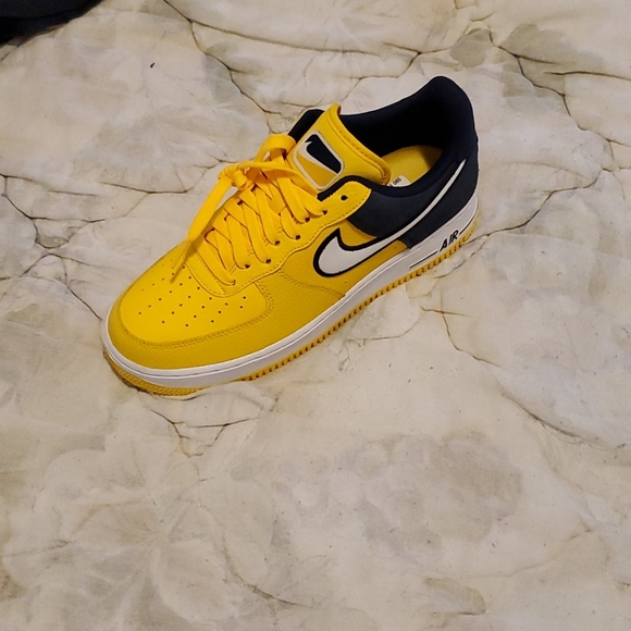 af1 amarillo